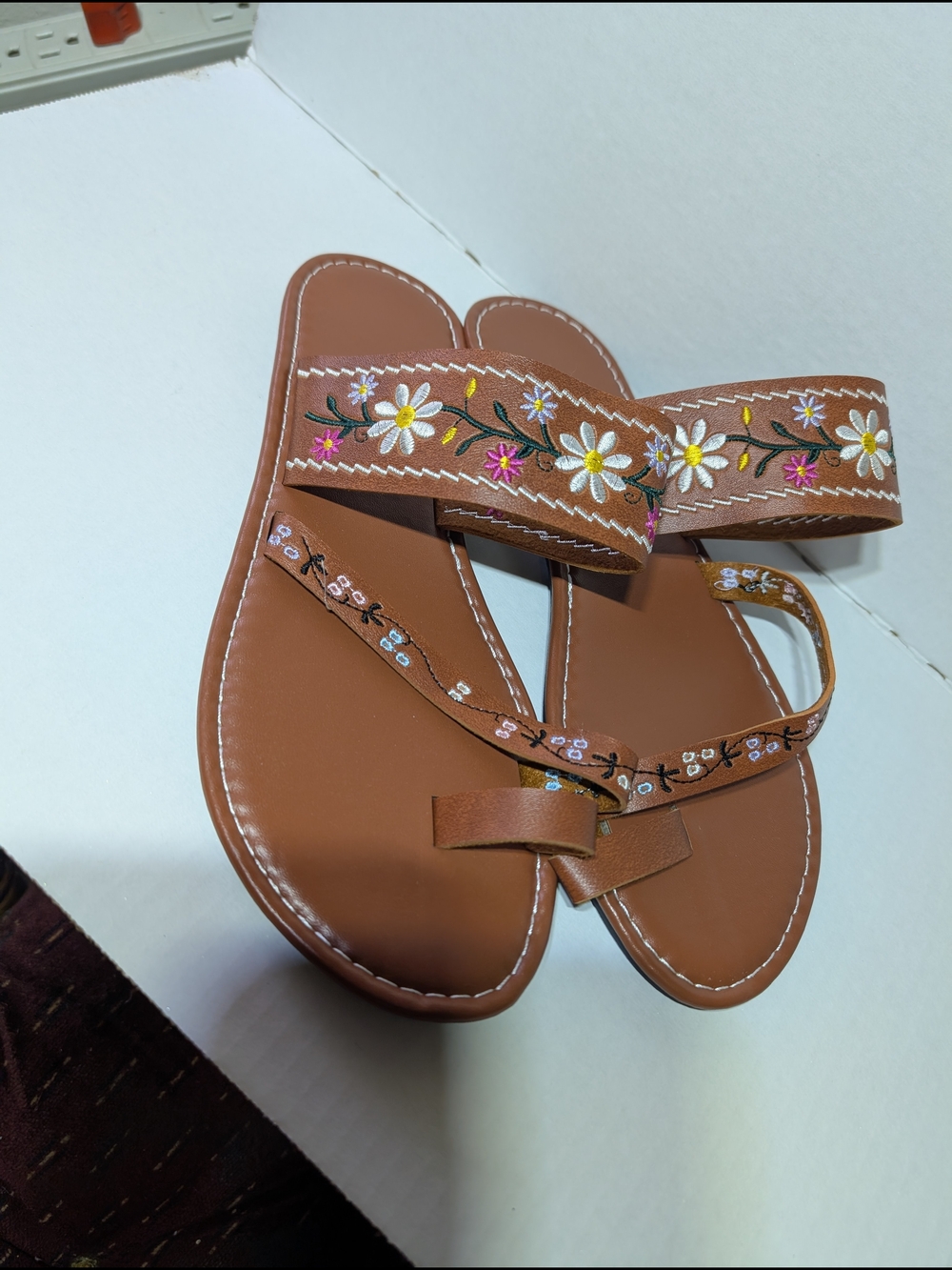 SHEIN Brown Floral Embroidered Women’s Sandals‎ - Picture 3 of 5